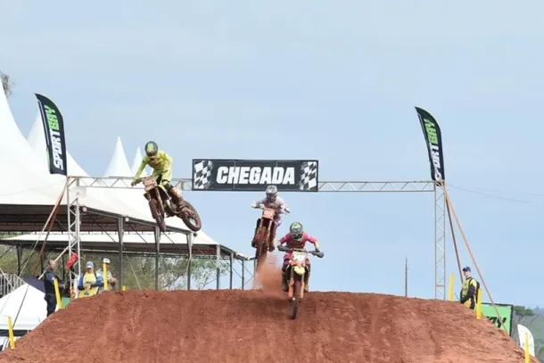 A etapa do Sul-Brasileiro de Motocross &eacute; aberta ao p&uacute;blico e deve atrair moradores de Paranava&iacute; e visitantes de toda a regi&atilde;o.