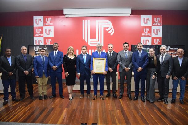 Homenagem reconhece quase tr&ecirc;s d&eacute;cadas dedicadas &agrave; forma&ccedil;&atilde;o de profissionais do Direito e a trajet&oacute;ria constru&iacute;da no munic&iacute;pio.