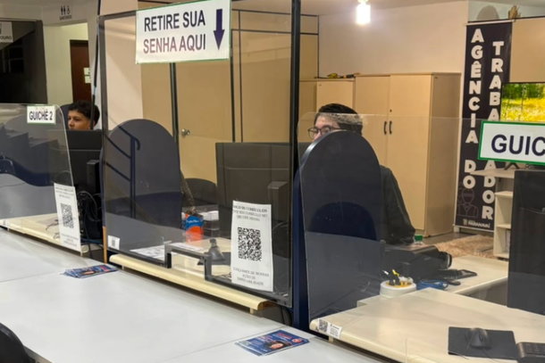 Oportunidades n&atilde;o exigem experi&ecirc;ncia e oferecem sal&aacute;rio de R$ 2.098, al&eacute;m de benef&iacute;cios.
