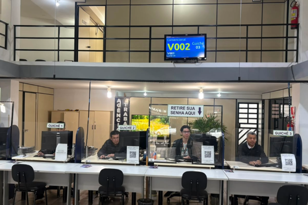 A Ag&ecirc;ncia do Trabalhador de Paranava&iacute; realiza na pr&oacute;xima quarta-feira, 7 de outubro, um mutir&atilde;o de empregos voltado a trabalhadores interessados em oportunidades oferecidas por uma empresa do ramo de ind&uacute;stria de transforma&ccedil;&atilde;o, especializada na fabrica&ccedil;&atilde;o de postes e artefatos de concreto. O atendimento ser&aacute; realizado das 8h &agrave;s 15h30, na sede da Ag&ecirc;ncia do Trabalhador. Durante a a&ccedil;&atilde;o, os candidatos poder&atilde;o receber informa&ccedil;&otilde;es sobre as vagas dispon&iacute;veis e orienta&ccedil;&otilde;es para participar do processo seletivo. A iniciativa busca facilitar o acesso dos trabalhadores &agrave;s oportunidades de emprego e aproximar os candidatos das empresas que est&atilde;o realizando contrata&ccedil;&otilde;es. Servi&ccedil;o Mutir&atilde;o de empregos Data: quarta-feira, 7 de outubro Hor&aacute;rio: das 8h &agrave;s 15h30 Local: Ag&ecirc;ncia do Trabalhador de Paranava&iacute;.