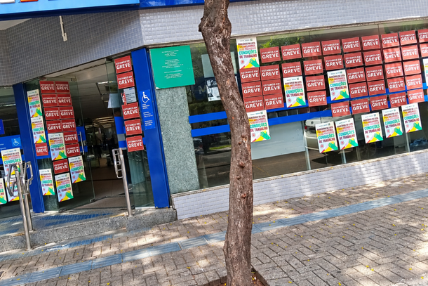 Ag&ecirc;ncia retomou atendimento nesta segunda-feira (28); julgamento do diss&iacute;dio coletivo est&aacute; marcado para esta ter&ccedil;a-feira (29).