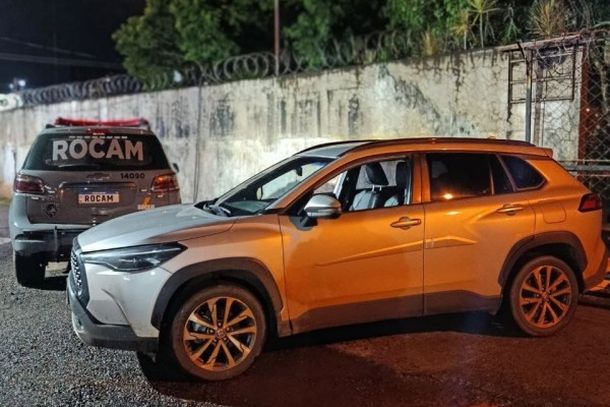 Segundo a Pol&iacute;cia Militar, uma equipe da ROCAM realizou a abordagem do ve&iacute;culo, que era conduzido por um homem de 44 anos.