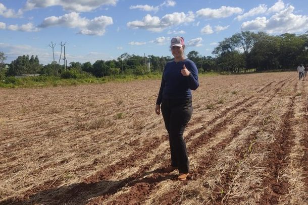 Neste 13 de setembro, o Dia Mundial do Agr&ocirc;nomo tamb&eacute;m &eacute; uma oportunidade para reconhecer hist&oacute;rias como a de Bianca e lembrar que a Agronomia est&aacute; presente n&atilde;o apenas no campo, mas em diferentes &aacute;reas que ajudam a transformar e fortalecer o setor rural.