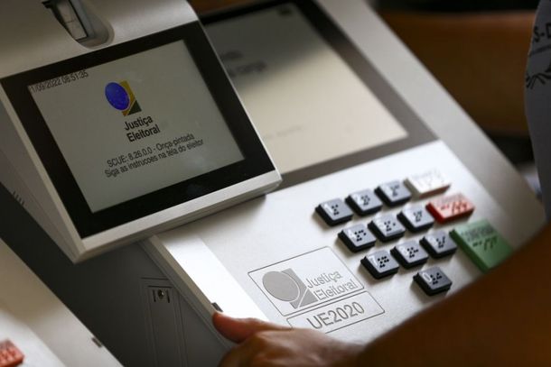 Primeiro turno ser&aacute; realizado em 4 de outubro; eleitor n&atilde;o poder&aacute; entrar na cabine com celular.