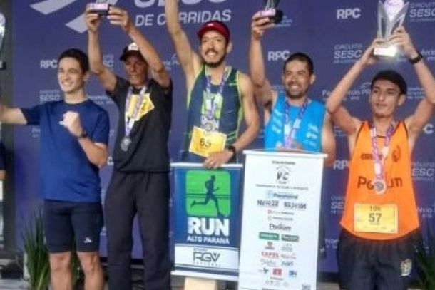 A equipe Run Alto Paran&aacute; teve uma participa&ccedil;&atilde;o de destaque no Circuito Sesc de Corridas &ndash; Etapa Paranava&iacute;, realizado neste domingo (20). Os atletas conquistaram posi&ccedil;&otilde;es de destaque nas provas de 5 km e 10 km, incluindo vit&oacute;rias na classifica&ccedil;&atilde;o geral e em categorias.