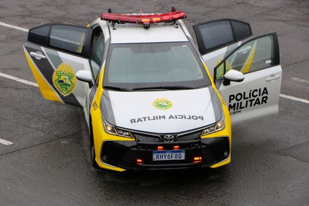 Segundo a Pol&iacute;cia Militar, o rapaz tamb&eacute;m teria quebrado o celular da v&iacute;tima.
