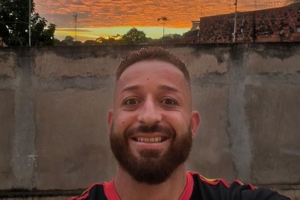 Imagens feitas por Rafael Bonetti Gon&ccedil;alves mostram a for&ccedil;a do vendaval e momentos de explos&otilde;es na rede el&eacute;trica; v&iacute;deo repercutiu nas redes sociais em todo o pa&iacute;s.