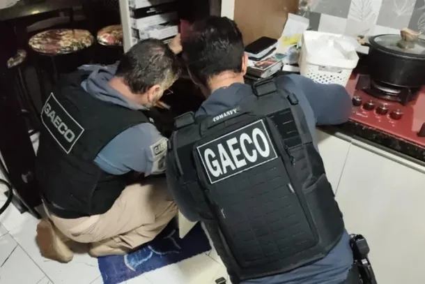 A&ccedil;&atilde;o do Gaeco tamb&eacute;m ocorreu em Foz do Igua&ccedil;u, Ipor&atilde; e Pato Branco; 17 mandados de pris&atilde;o preventiva foram cumpridos.