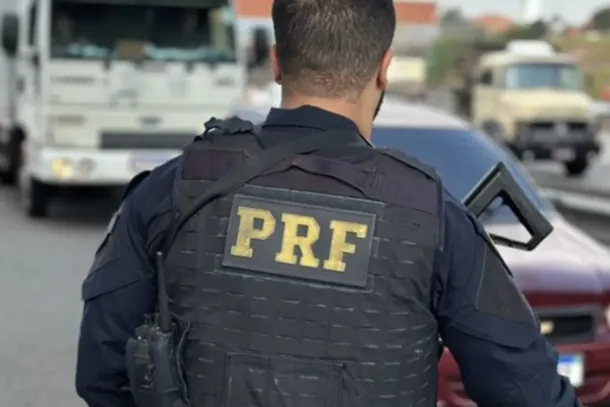 O acidente mais grave ocorreu no s&aacute;bado (5), na BR-369, em Ibipor&atilde;. Um beb&ecirc; de sete meses morreu ap&oacute;s o tombamento de um ve&iacute;culo. Os pais da crian&ccedil;a ficaram feridos e foram encaminhados &agrave; Santa Casa de Londrina. Conforme a PRF, a fam&iacute;lia era paraguaia.