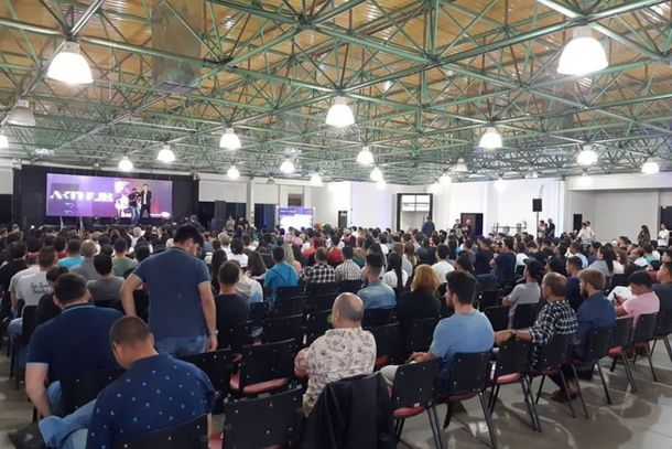 Evento ser&aacute; realizado nos dias 24 e 25 de outubro, com 13 equipes desafiadas a desenvolver solu&ccedil;&otilde;es inovadoras para o com&eacute;rcio.