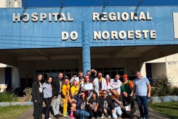 A honraria reconhece a trajet&oacute;ria do grupo, que desde 2008 utiliza a arte da palha&ccedil;aria e o voluntariado para promover momentos de acolhimento, alegria e humaniza&ccedil;&atilde;o em diferentes espa&ccedil;os.