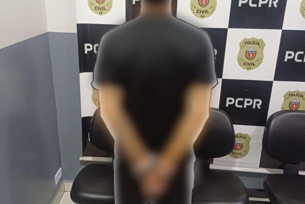 Homem de 22 anos &eacute; suspeito de atirar seis vezes contra uma v&iacute;tima em via p&uacute;blica; crime ocorreu em setembro.