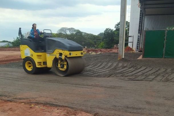 Prefeitura de Paranava&iacute; esclarece uso de maquin&aacute;rio p&uacute;blico na Festa da Primavera da SPDC.