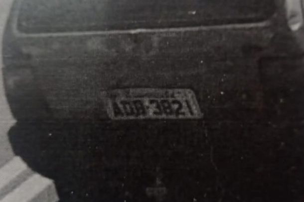 A busca tem como objetivo localizar a pessoa que est&aacute; atualmente com o Fiat Uno para que o respons&aacute;vel possa entrar em contato e regularizar a situa&ccedil;&atilde;o do autom&oacute;vel, incluindo a retirada do ve&iacute;culo do nome do propriet&aacute;rio.