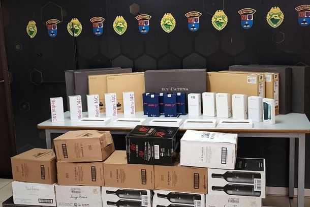 Mercadorias estavam em um ve&iacute;culo abordado durante fiscaliza&ccedil;&atilde;o na madrugada desta quinta-feira (1&ordm;).