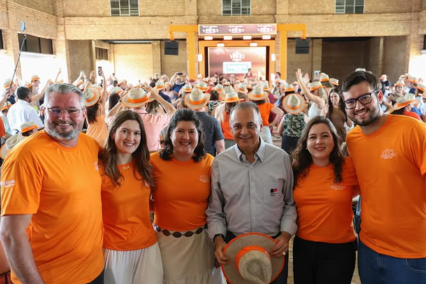 Da esquerda para a direita: F&aacute;bio Ferracini, Rafaela Ferracini, Poliane Ferracini, Roberto de Lucena, Celine Ferracini, Mauro Ferracini