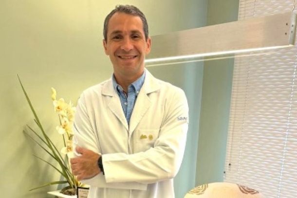 Dr. Gustavo Solano