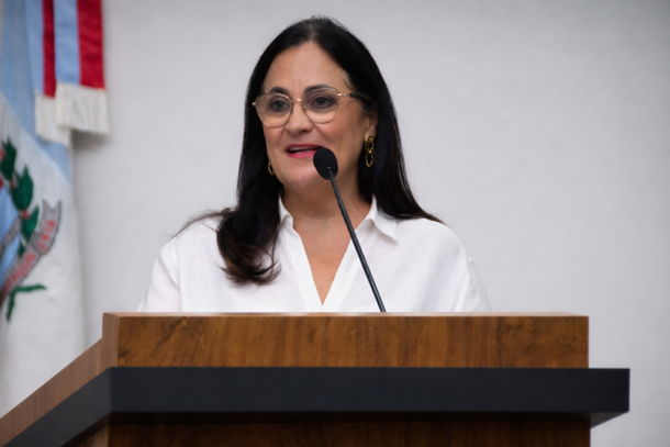 Vereadora Professora Jandineia relatou problemas para obten&ccedil;&atilde;o de vagas com psic&oacute;logos atrav&eacute;s do servi&ccedil;o p&uacute;blico em Pen&aacute;polis.