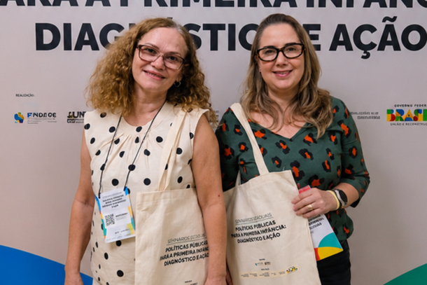 Representando Pen&aacute;polis, participaram do evento a supervisora municipal de ensino, Maria Teresa Viana e Assessora da 1&ordf; Inf&acirc;ncia, Leonila de Aguiar (esq.)  