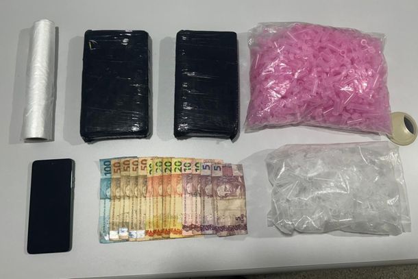 Materiais apreendidos durante a&ccedil;&atilde;o policial