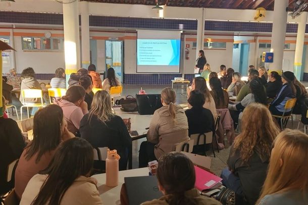 O evento formativo aconteceu em diversos locais ao mesmo tempo, ocupando os espa&ccedil;os das unidades escolares