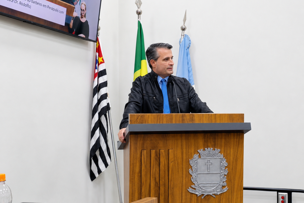 Projeto de autoria do vereador Dr. Rodolfo  reconhece a import&acirc;ncia social e econ&ocirc;mica dos barbeiros em Pen&aacute;polis