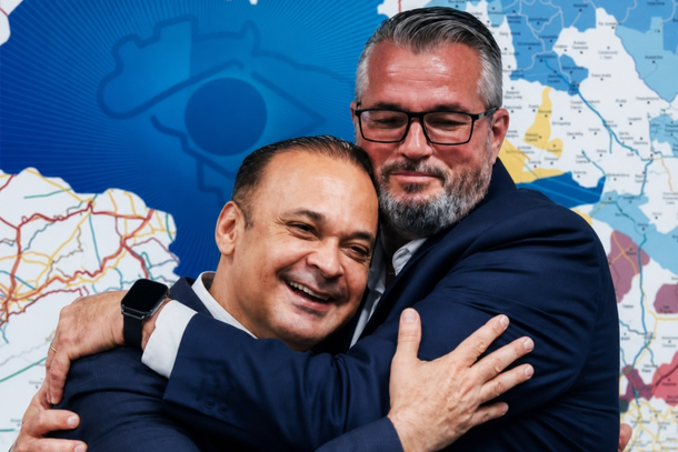 F&aacute;bio Ferracini (&agrave; dir.) e Roberto de Lucena
