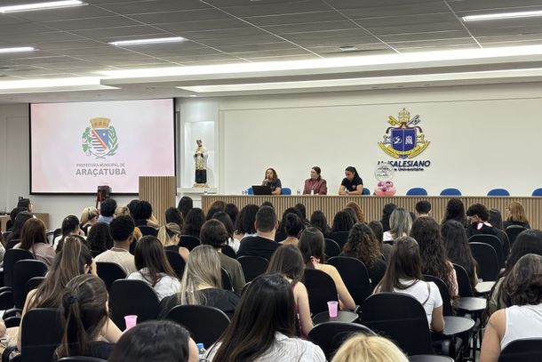 Com car&aacute;ter interdisciplinar, o evento envolveu acad&ecirc;micos de diferentes &aacute;reas, entre elas Medicina, Psicologia, Direito, Farm&aacute;cia e Enfermagem