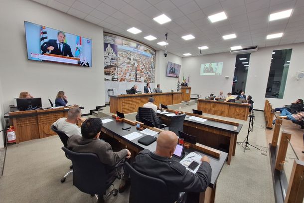 Plen&aacute;rio da C&acirc;mara Municipal de Pen&aacute;polis