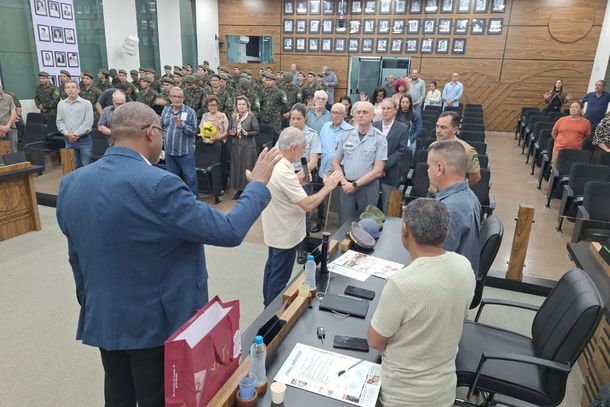 Ato em homenagem ao Dia do Soldado contou tamb&eacute;m com ben&ccedil;&atilde;o das boinas atrav&eacute;s do frei Haroldo Beneti e pastor Izaias  Brito