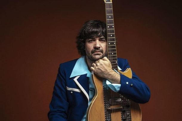 Guilherme Held apresenta a pot&ecirc;ncia da guitarra em um show especial na abertura do Centro Cultural Ara&ccedil;&aacute; &agrave; popula&ccedil;&atilde;o