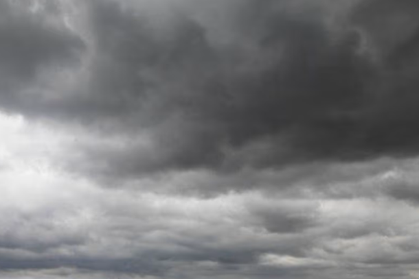 As rajadas de vento come&ccedil;am por volta das 14h desta quinta-feira (6), com previs&atilde;o de alerta laranja - os ventos devem ser de at&eacute; 60 km/h