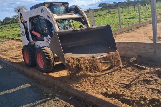 Tanto o campo quanto a nova &aacute;rea da horta receber&atilde;o cercamento e cal&ccedil;adas
