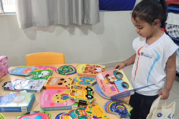 Al&eacute;m de estimular a leitura, projeto desenvolve a autonomia da crian&ccedil;a na escolha dos livros