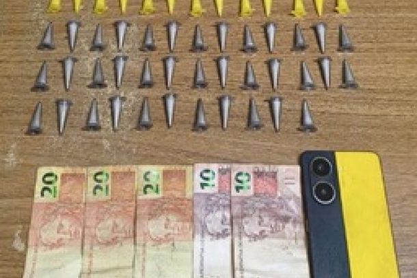 Materiais apreendidos durante opera&ccedil;&atilde;o policial