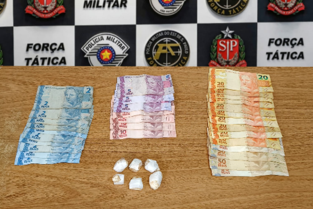 Materiais apreendidos durante opera&ccedil;&atilde;o policial