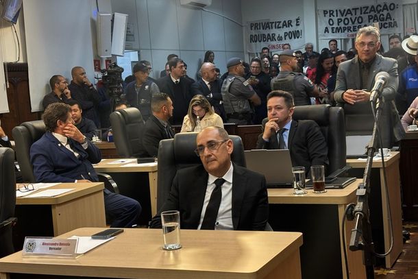 Sess&atilde;o que abriu Comiss&atilde;o Processante contra a prefeita Su&eacute;llen Rosim em Bauru