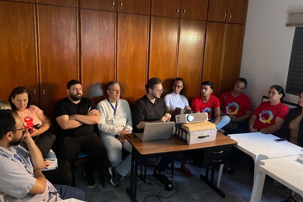 O protocolo de atendimento foi apresentado &agrave; equipe do Moveca, organiza&ccedil;&atilde;o parceira no atendimento &agrave; popula&ccedil;&atilde;o em situa&ccedil;&atilde;o de rua
