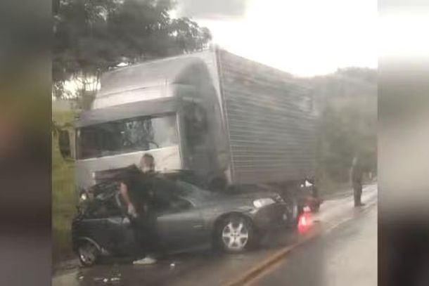 Um motorista, de 29 anos, morreu depois de um acidente na SP-157 em Guare&iacute;, na ter&ccedil;a-feira (24) 