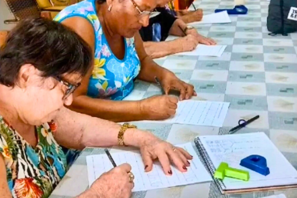 Casa Amiga realiza oficina de estimula&ccedil;&atilde;o cognitiva com participantes