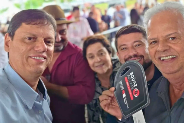 Cal participa de evento com Tarc&iacute;sio e anuncia ambul&acirc;ncia