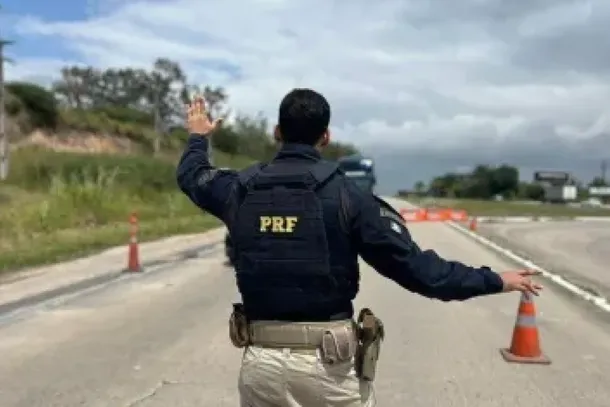 PRF refor&ccedil;a fiscaliza&ccedil;&atilde;o nas rodovias de RO durante feriado de Nossa Senhora Aparecida