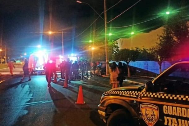 Al&eacute;m do jovem, quatro mulheres estavam no carro e tiveram apenas ferimentos leves