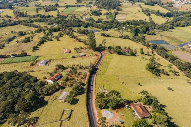 Cronograma de obras prossegue nas estradas rurais do munic&iacute;pio 