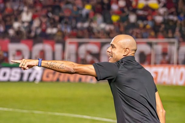 Roger Silva n&atilde;o &eacute; mais t&eacute;cnico do Pous&atilde;o 