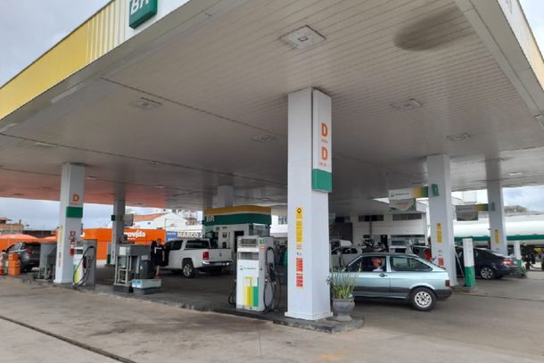 Consulte os pre&ccedil;os e veja o melhor local para abastecer o seu ve&iacute;culo 