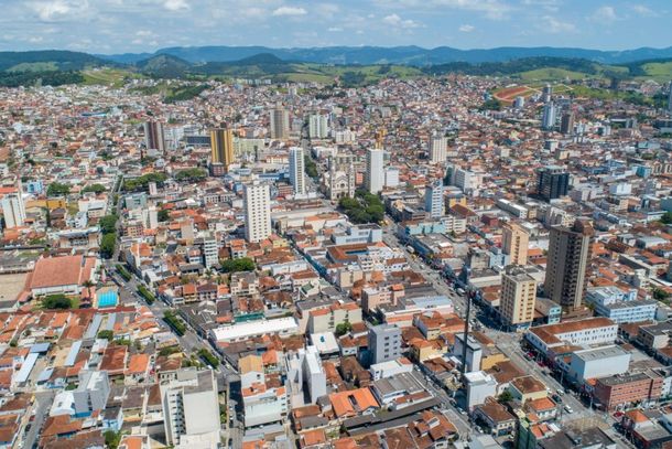 Desconto &eacute; para quem optar por cota &uacute;nica at&eacute; &aacute; data. Mas parcelamento sem desconto vai at&eacute; 5 vezes 