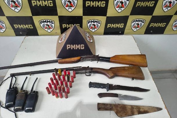 Materiais de ca&ccedil;a ilegal, armas e muni&ccedil;&otilde;es foram apreendidos na propriedade 