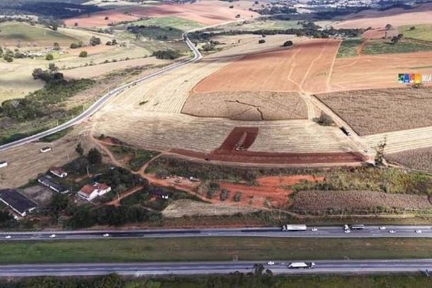 M&aacute;quinas j&aacute; trabalham no local onde ser&aacute; constru&iacute;do o empreendimento em S&atilde;o Sebasti&atilde;o da Bela Vista