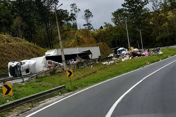 Sinistro de tr&acirc;nsito foi no in&iacute;cio da tarde desta ter&ccedil;a-feira 